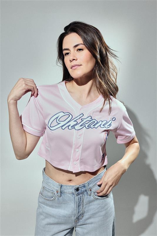 Pink Ohtani crop top model